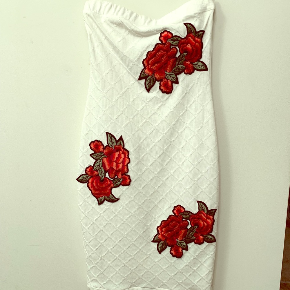 White sleeveless dress